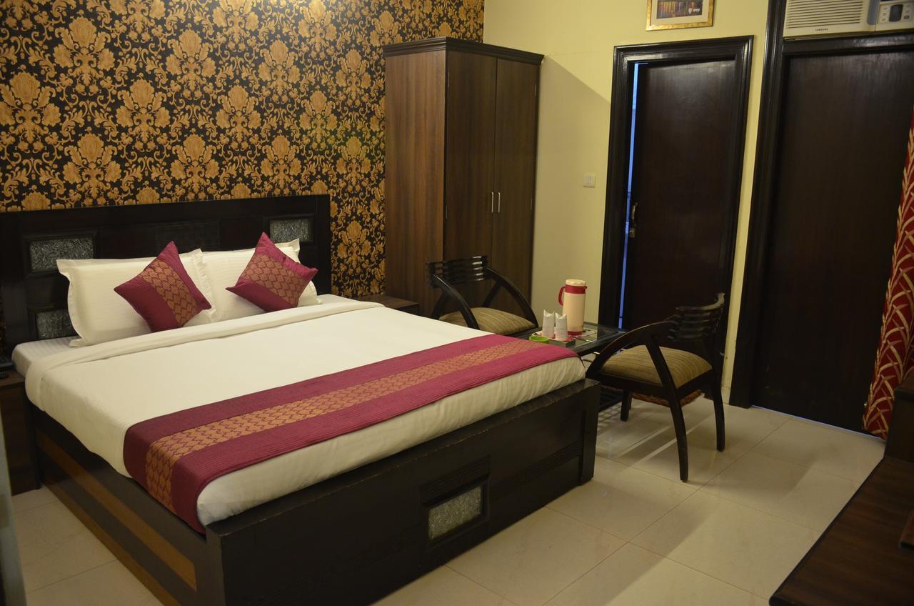 Hotel Jinendra Inn Jaipur Bagian luar foto