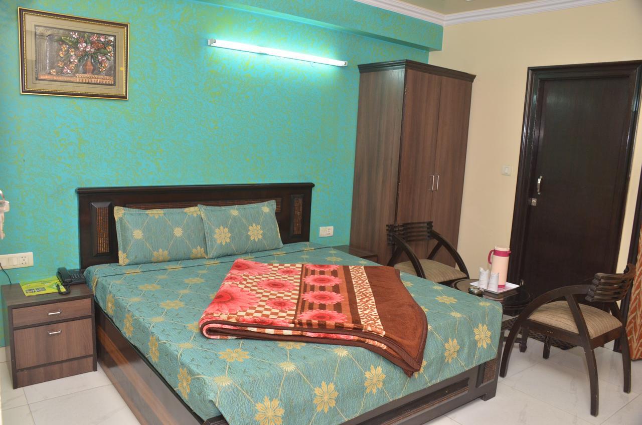 Hotel Jinendra Inn Jaipur Bagian luar foto